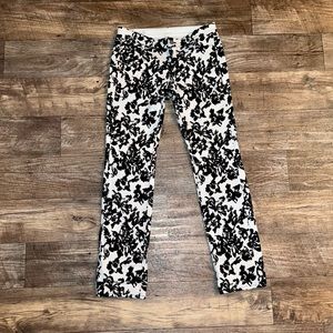ANN TAYLOR Modern Fit Abstract Black & White Floral Jeans Size 4
